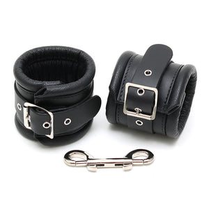 Menottes pour chevilles en cuir noir - Rimba