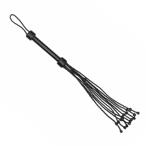 Martinet BDSM en cuir tressé