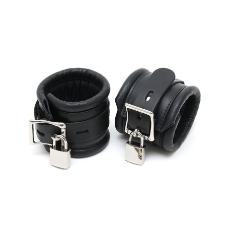 Restraint ring with leather wrist straps and padlock - Rimba