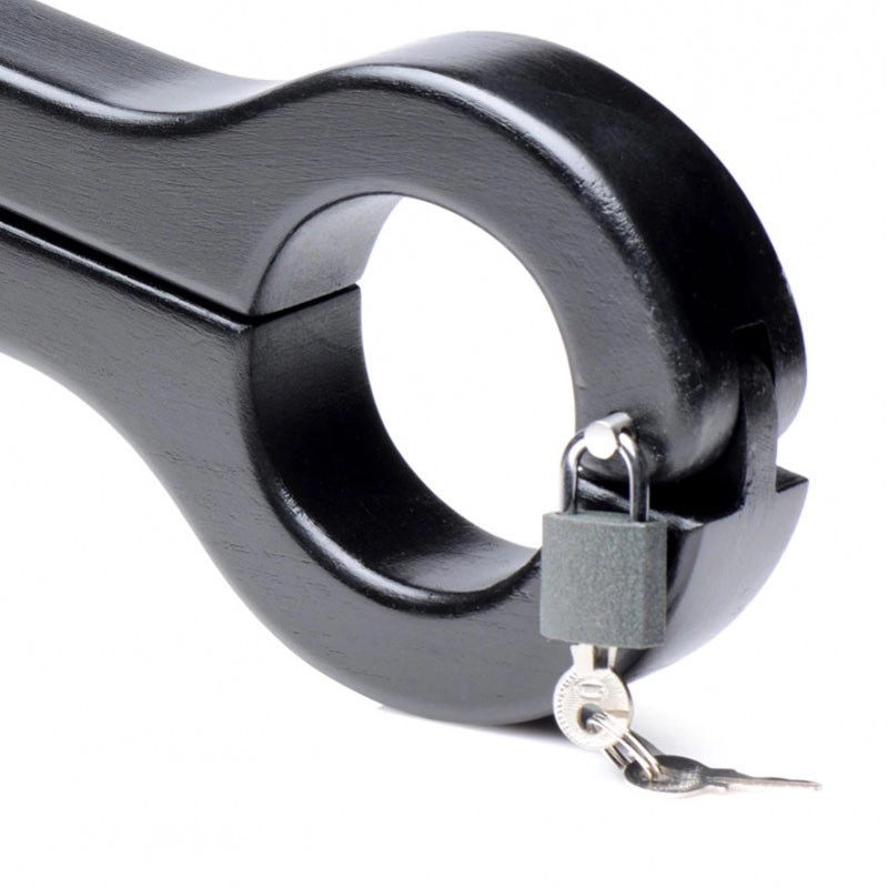 Tire testicules en bois - Scrotum Pillory